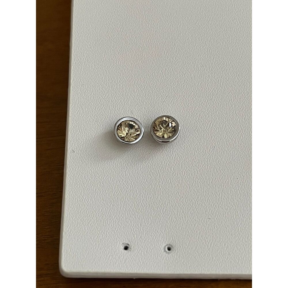 Loft Stud Earrings - Picture 3 of 4
